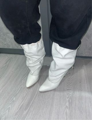 Stivali bianchi punta tacco in pelle