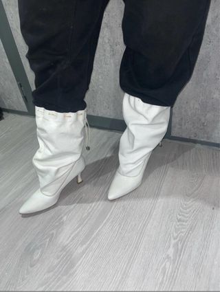 Stivali bianchi punta tacco in pelle