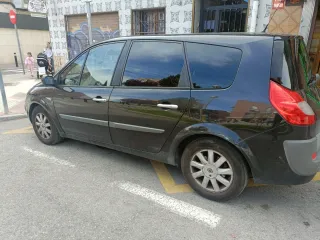 Renault Grand Scenic 2008 "pegatina C"