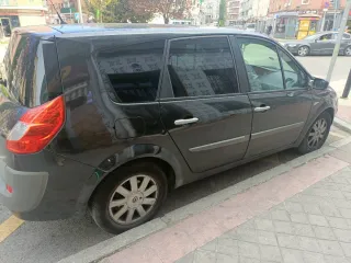 Renault Grand Scenic 2008 "pegatina C"