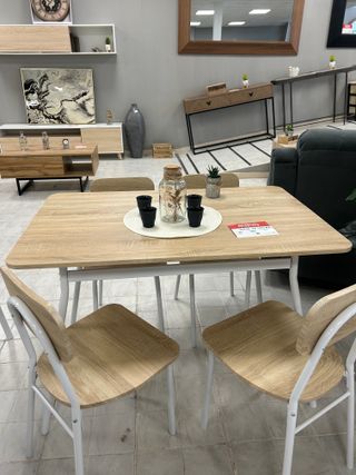Mesa y 4 Sillas Comedor Madera Clara