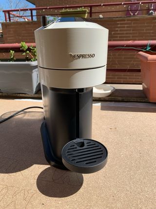 Vendo ó Cambio Cafetera Nespresso Vertuo Blanca