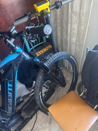 Bicicleta Eléctrica Giant Full-Suspension