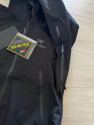 Chaqueta Arc’teryx Beta LT Jacket Gore-Tex Negra