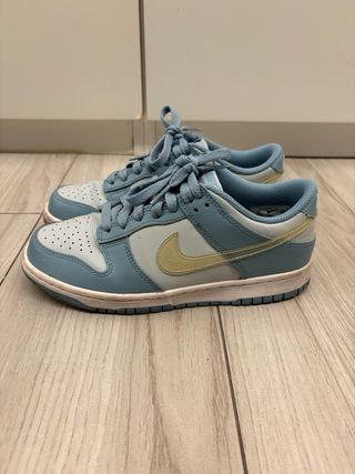 Zapatillas Nike Dunk Low Azul y Dorado