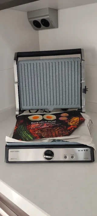 Parrilla Cecotec 2400W