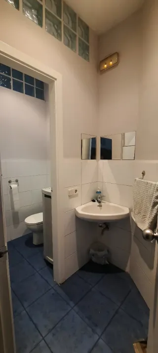 Traspaso peluqueria estética, 3 cabinas 2 baños.