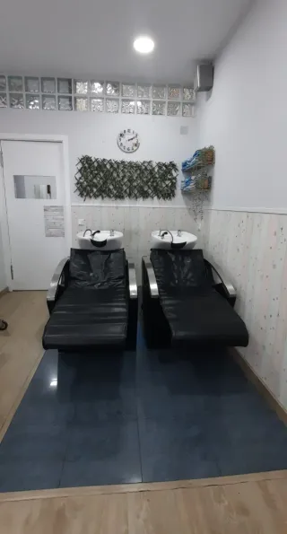 Traspaso peluqueria estética, 3 cabinas 2 baños.