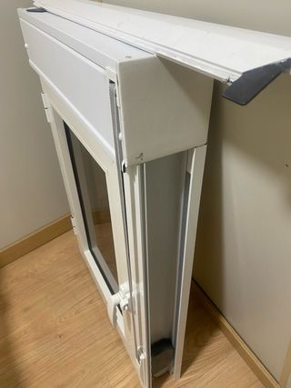 Ventana aluminio con persiana