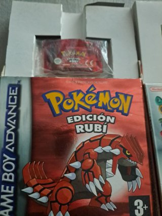 Nintendo Game Boy Advance SP +Pokemon Rubi y Oro