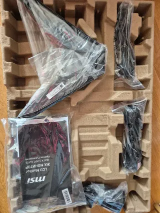 Monitor Curvo MSI MAG 27C6F 27