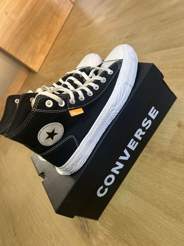 Converse Chuck Taylor Negras y Blancas