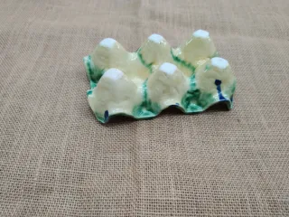 Huevera cerámica artesanal verde y azul