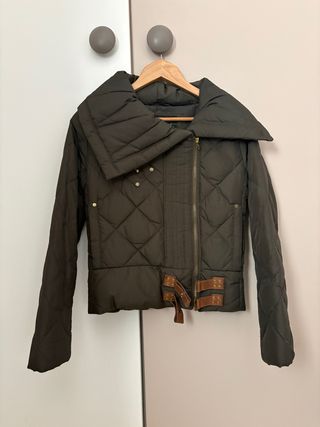 Cazadora verde militar acolchada