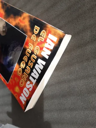 "El gusano de fuego"- Ian Watson (c.f.)