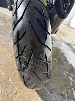 Moto Mitt GP 125 Deportiva Negra y Azul carbono.