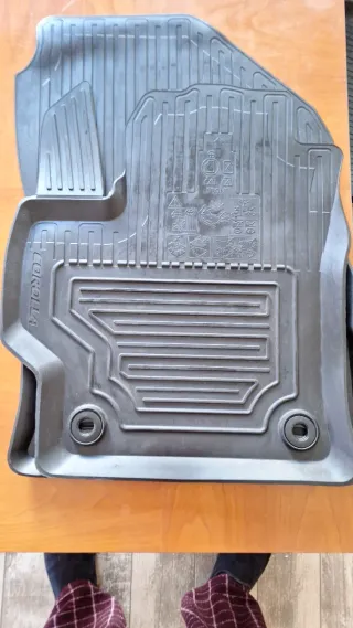 Alfombrillas Toyota Corolla Sedán Híbrido