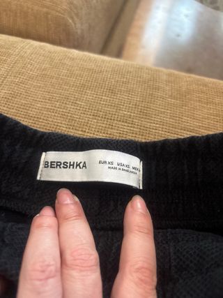 Bermuda chico Bershka negra