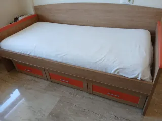 Cama individual con cajones