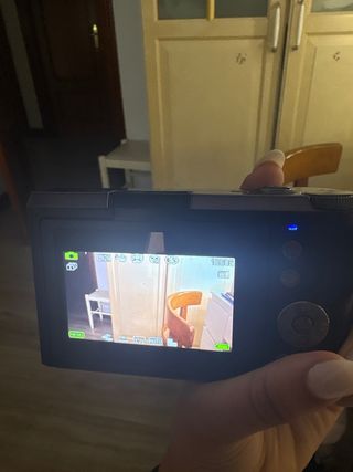 Cámara Digital Ultra 4K Negra y Plateada