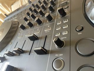 Controladora DJ Pioneer Negra + Funda de transport