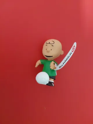 Carlitos futbolista PVC Snoopy