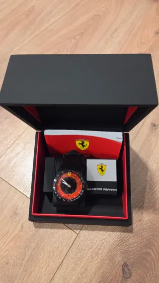 Reloj Ferrari ISA 9001-1300 Negro/Rojo