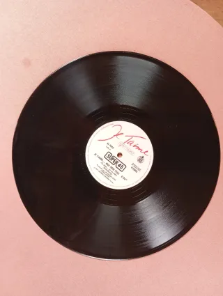 Maxi Saint Tropez Je T'aime... Moi Non Plus