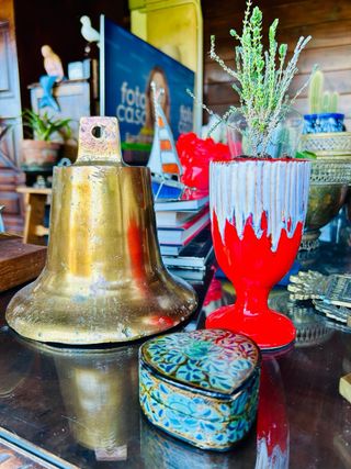 Antigua cajita corazón papel maché