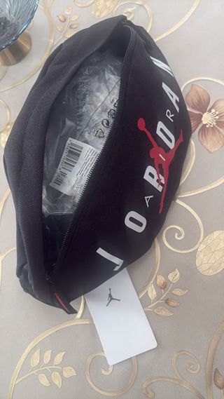 Marsupio Jordan nero e rosso maj messo