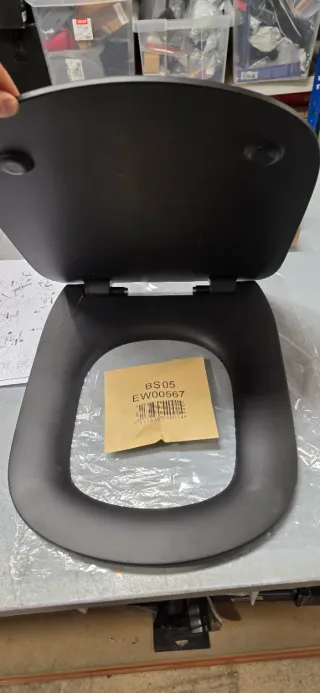 Tampo de sanita Ideal Standard preto