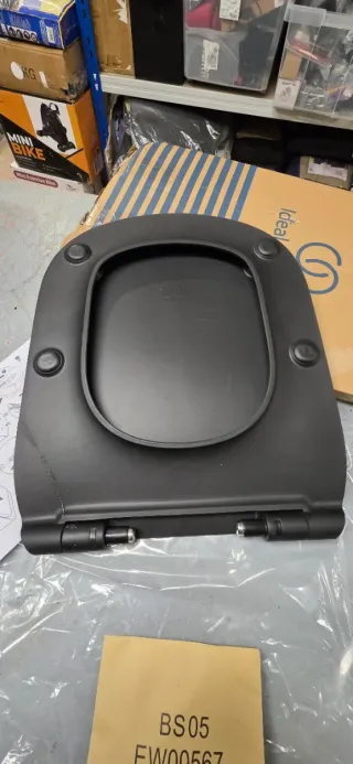 Tampo de sanita Ideal Standard preto