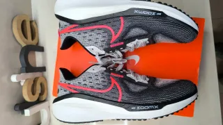 Nike Vomero 17-Talla 45 Nuevas