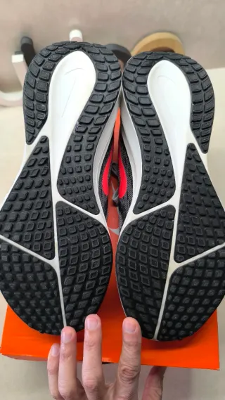 Nike Vomero 17-Talla 45 Nuevas