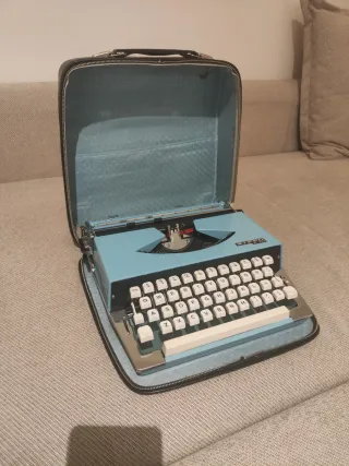 Máquina de escribir NIPPO P-200 (Japón, 1970)