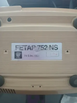 Teléfono antiguo beige