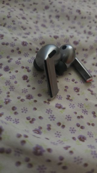 Samsung Buds Pro - Gris/Plata Solo la pareja
