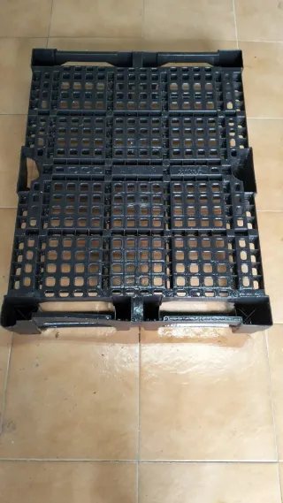 4 Palets bases para colocar colmenas y Cuadros