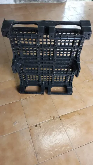 4 Palets bases para colocar colmenas y Cuadros