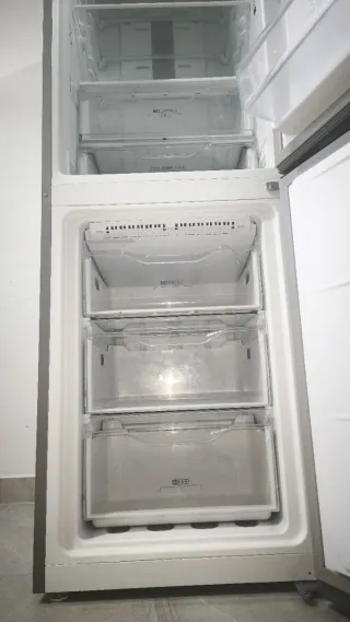 Frigorífico Combi Indesit, con fallo, LEER BIEN