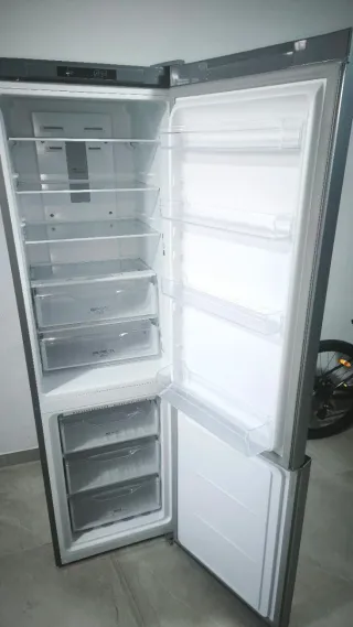 Frigorífico Combi Indesit, con fallo, LEER BIEN