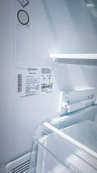 Frigorífico Combi Indesit, con fallo, LEER BIEN