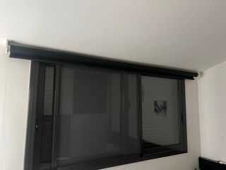 Estor enrollable negro