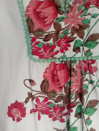 Blusa Almatrichi floral manga campana