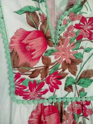 Blusa Almatrichi floral manga campana
