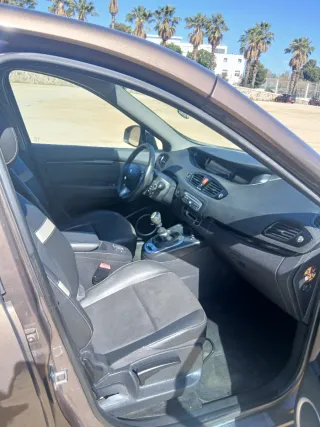 Renault Grand Scenic 2011