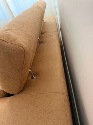 Sofá de 2 plazas en tela color beige