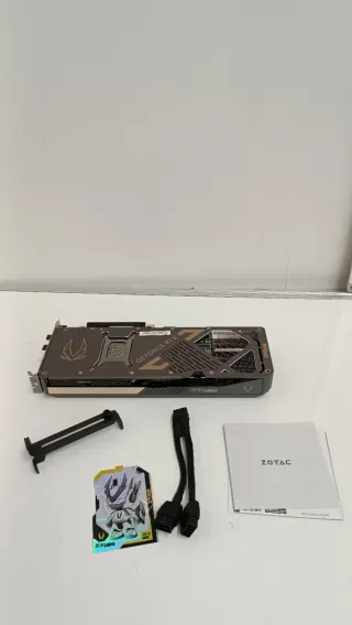 ZOTAC GAMING GeForce RTX 5070 Ti  E5Y0947