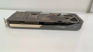 ZOTAC GAMING GeForce RTX 5070 Ti  E5Y0947