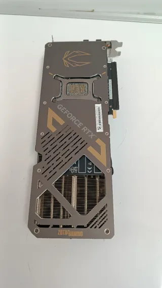 ZOTAC GAMING GeForce RTX 5070 Ti  E5Y0947